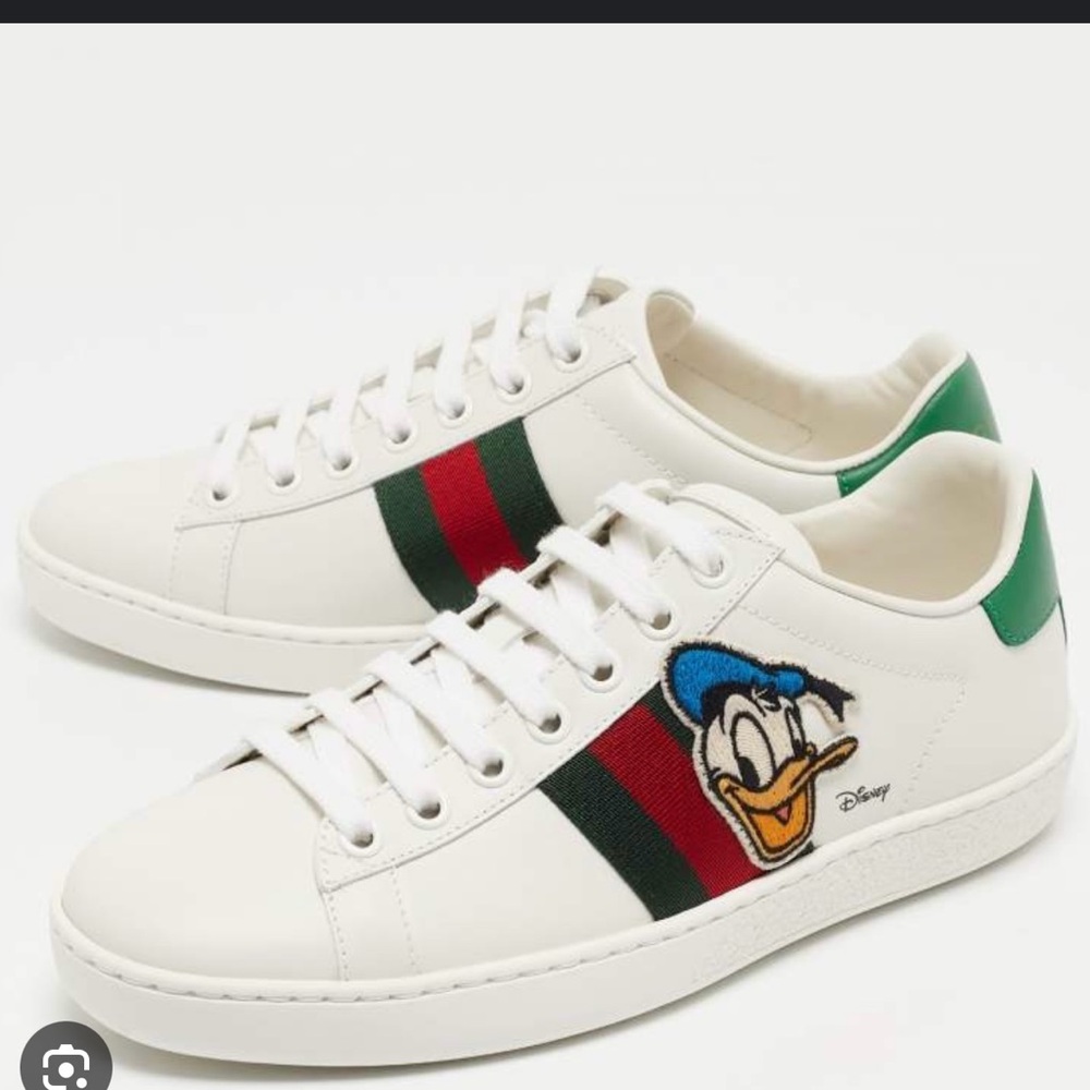 Never woren. Size 9 female sneakers